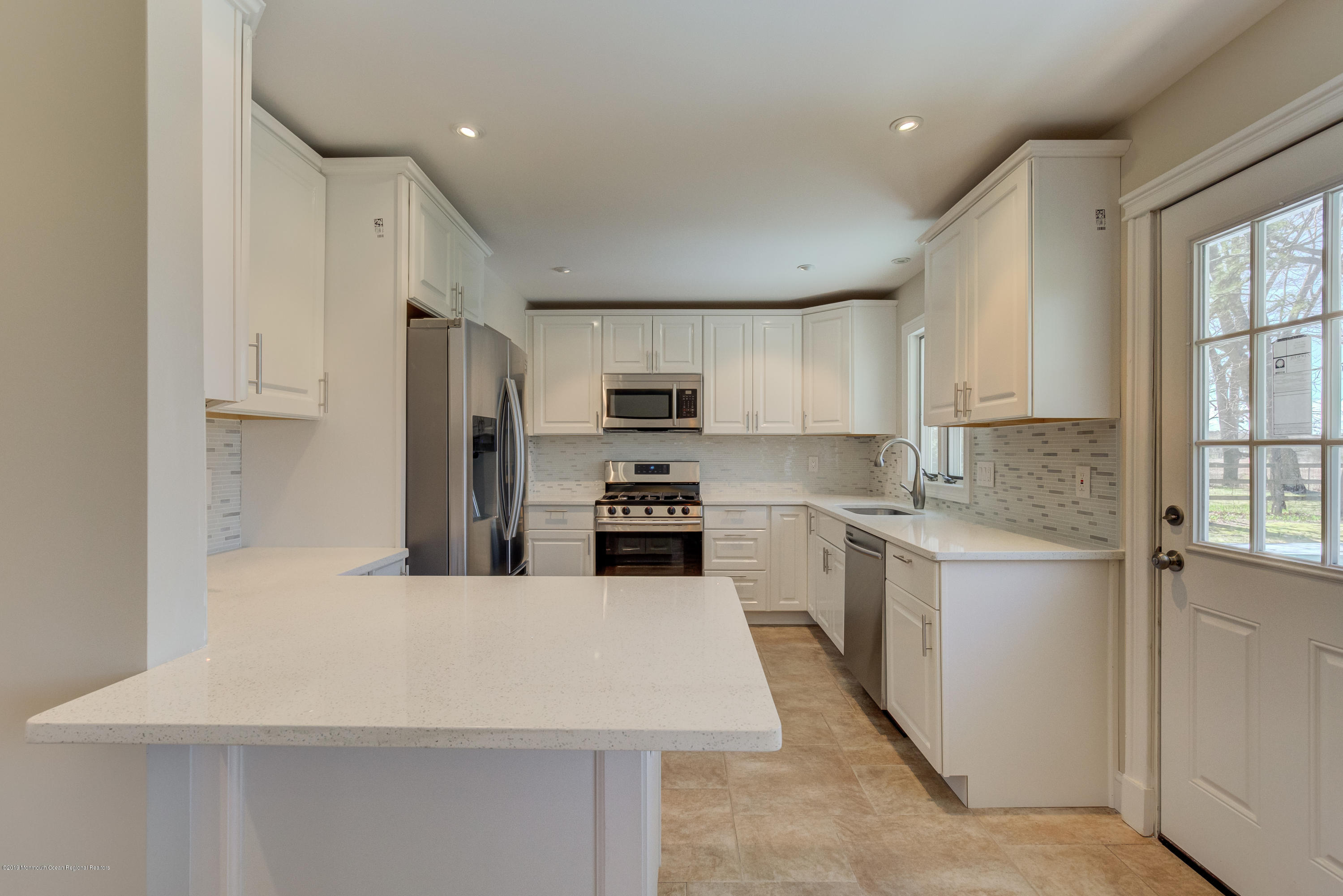 184 Riveredge Road Tinton Falls, NJ 07724 - Photo 4 of 26 10-Kitchen