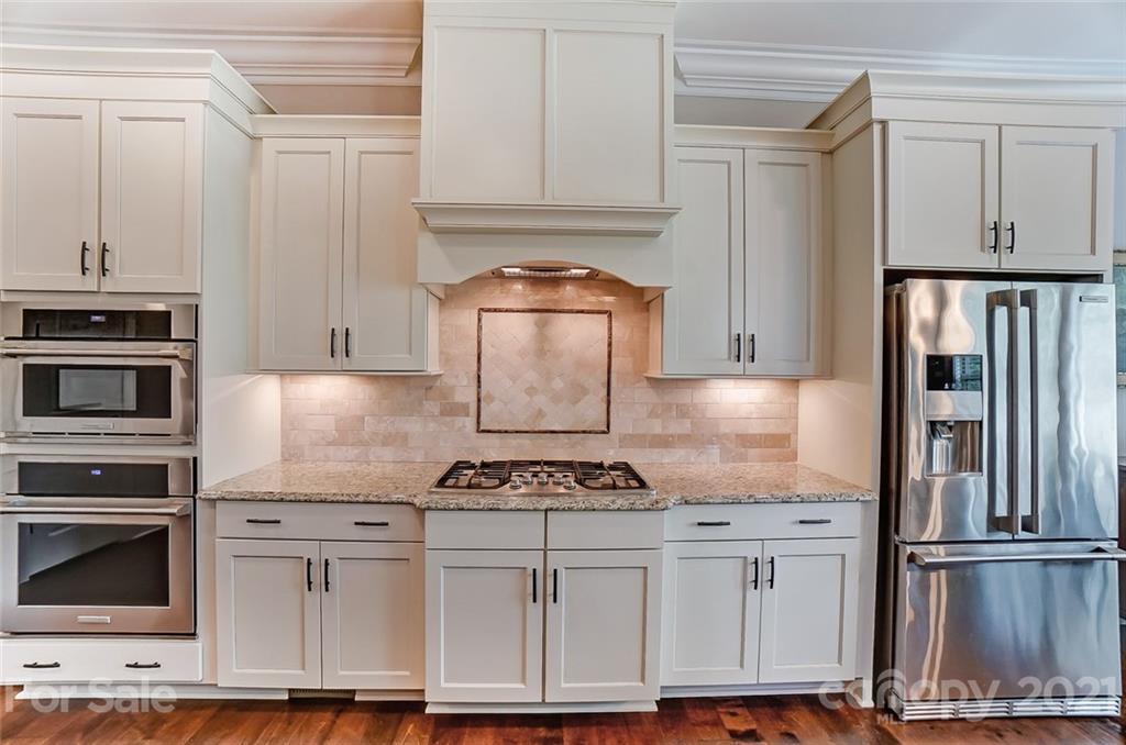 668 Zinnia Way Tega Cay, SC 29708 - Photo 14 of 45 Gallery Image 14