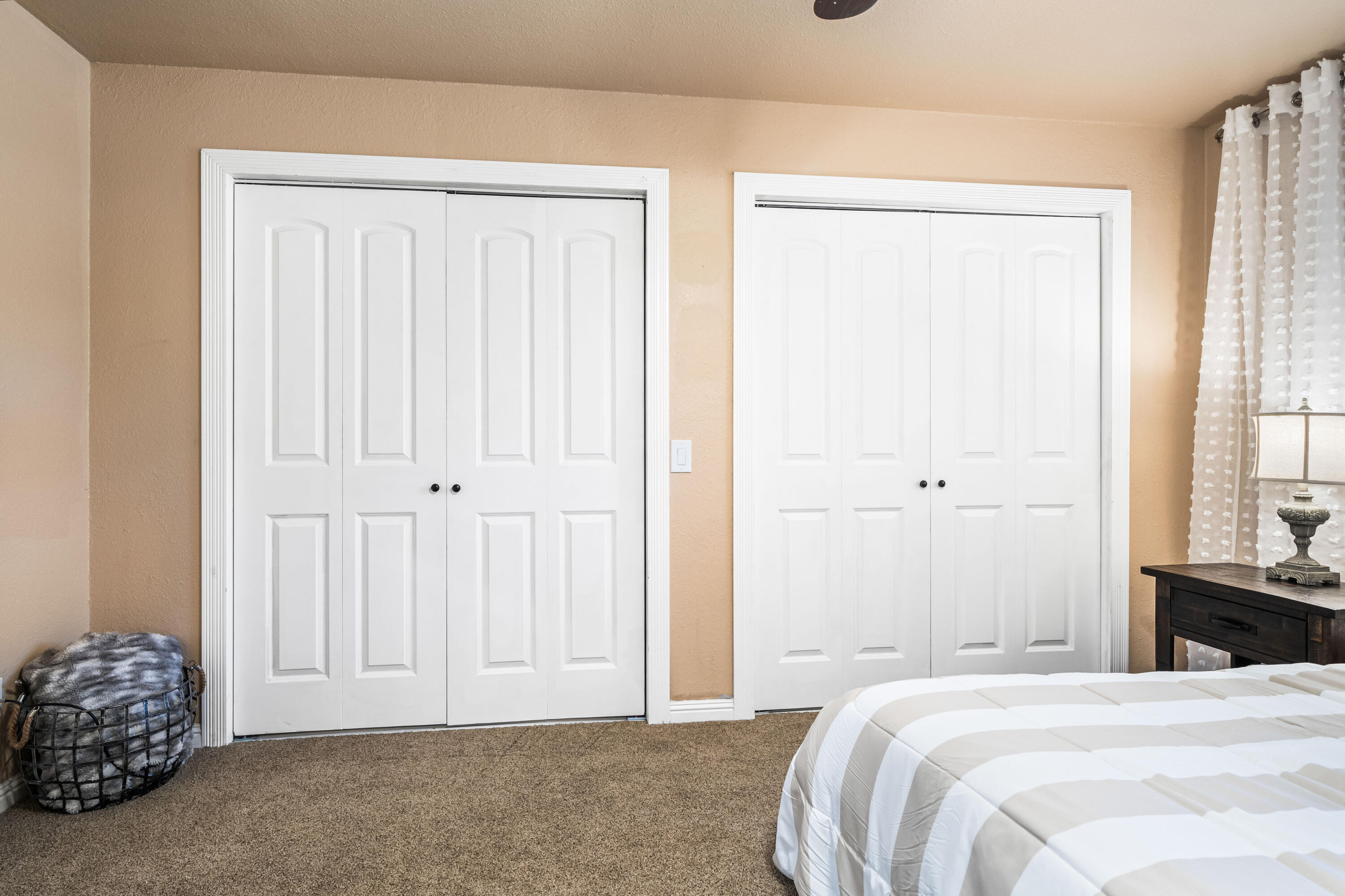 8631 Prospectors Road Redding, CA 96001 - Photo 23 of 41 a bedroom with a bed and a window