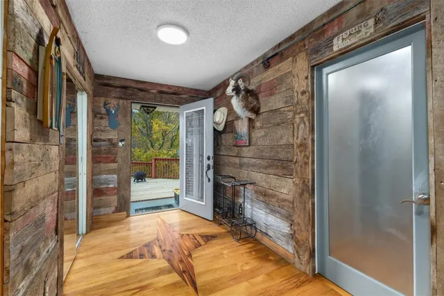 a view of statue in a room