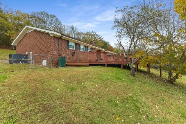 $395,000 | 550 Carl Dixon Lane, Gainesboro, TN 38562