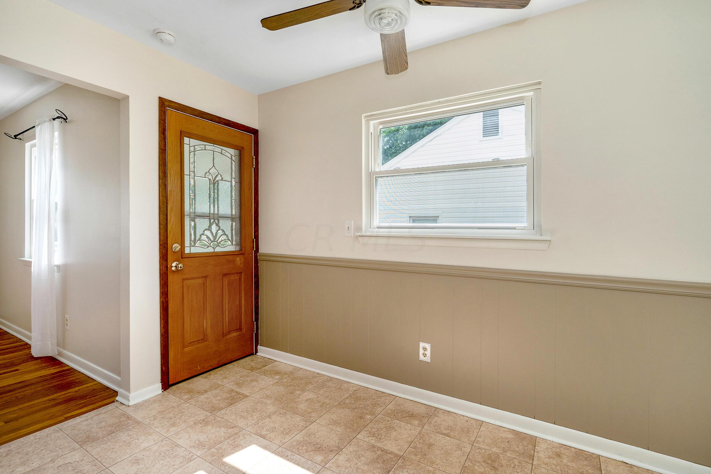 1271 Bryson Road Columbus, OH 43224 - Photo 13 of 31 Kitchen dining space