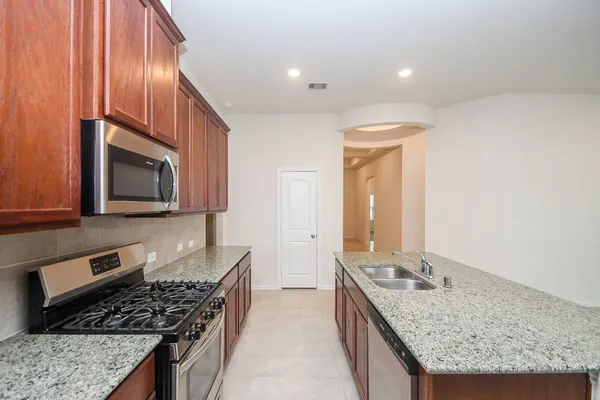 $2,700 | 6142 Thief River Fls Drive, Katy, TX 77493