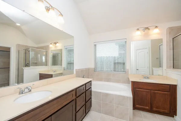 $2,700 | 6142 Thief River Fls Drive, Katy, TX 77493