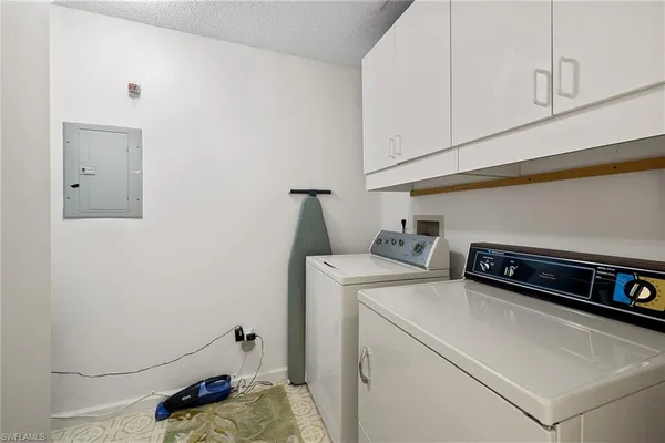 $5,800 | 6900 Dennis Circle, Unit J205, Naples, FL 34104
