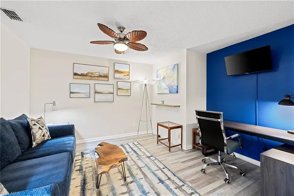 $5,800 | 6900 Dennis Circle, Unit J205, Naples, FL 34104