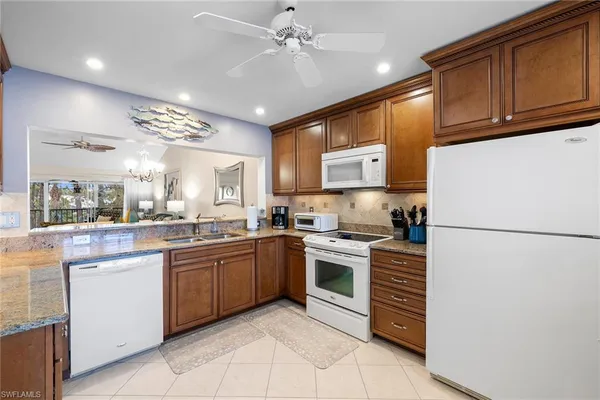 $5,800 | 6900 Dennis Circle, Unit J205, Naples, FL 34104