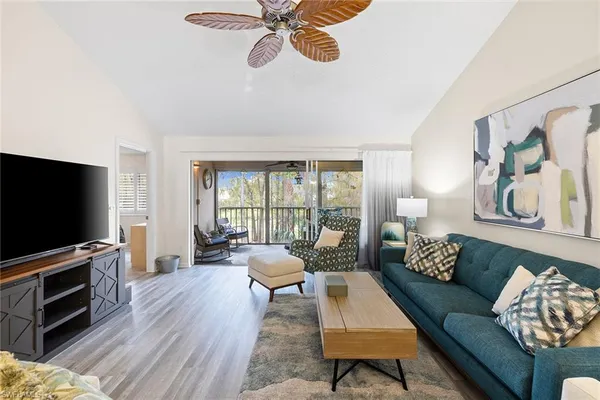 $5,800 | 6900 Dennis Circle, Unit J205, Naples, FL 34104