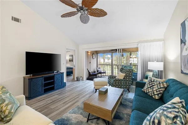 $5,800 | 6900 Dennis Circle, Unit J205, Naples, FL 34104