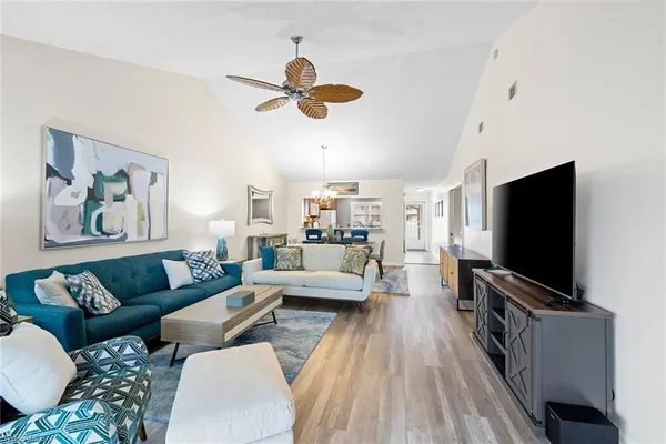 $5,800 | 6900 Dennis Circle, Unit J205, Naples, FL 34104