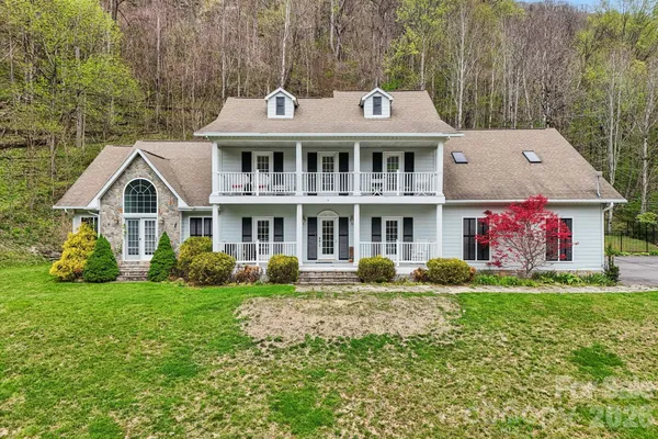$795,000 | 302 Davy Crockett Drive, Maggie Valley, NC 28751