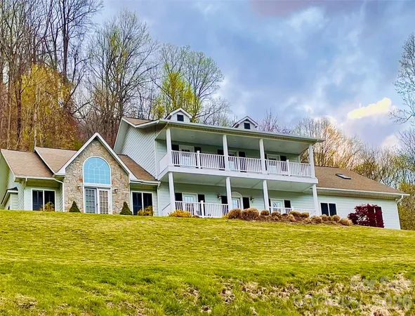$795,000 | 302 Davy Crockett Drive, Maggie Valley, NC 28751