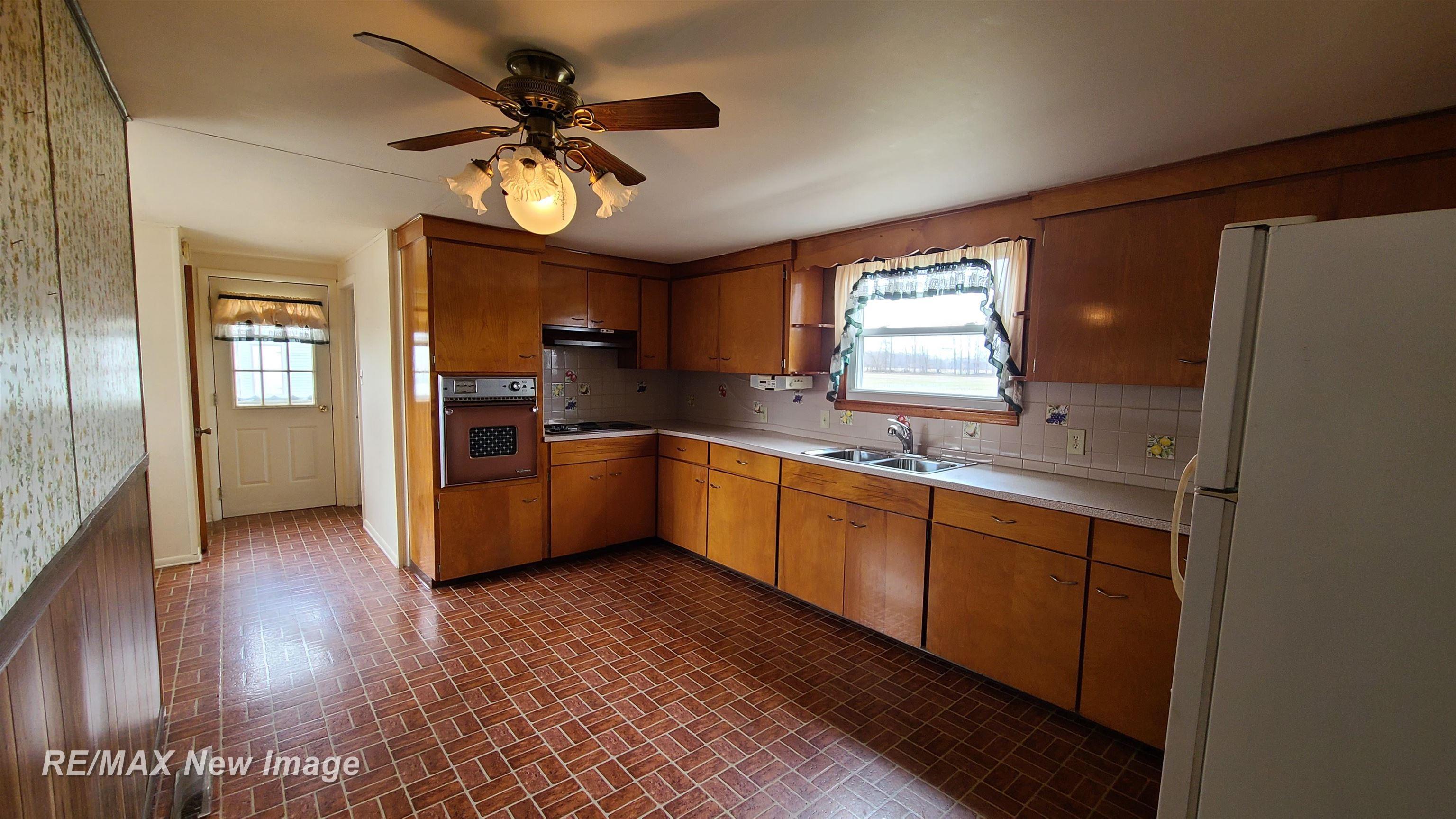 8984 Gary Road Chesaning, MI 48616 - Photo 9 of 22