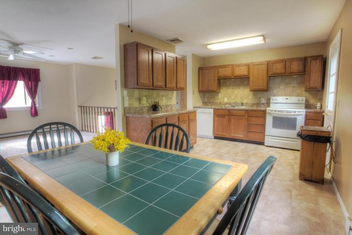 105 April Lane Lititz, PA 17543 - Photo 12 of 19
