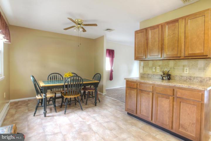 105 April Lane Lititz, PA 17543 - Photo 13 of 19