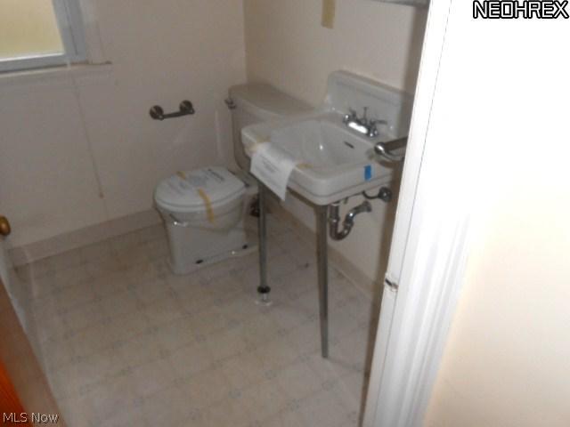 4018 Okalona Road Cleveland, OH 44118 - Photo 10 of 13