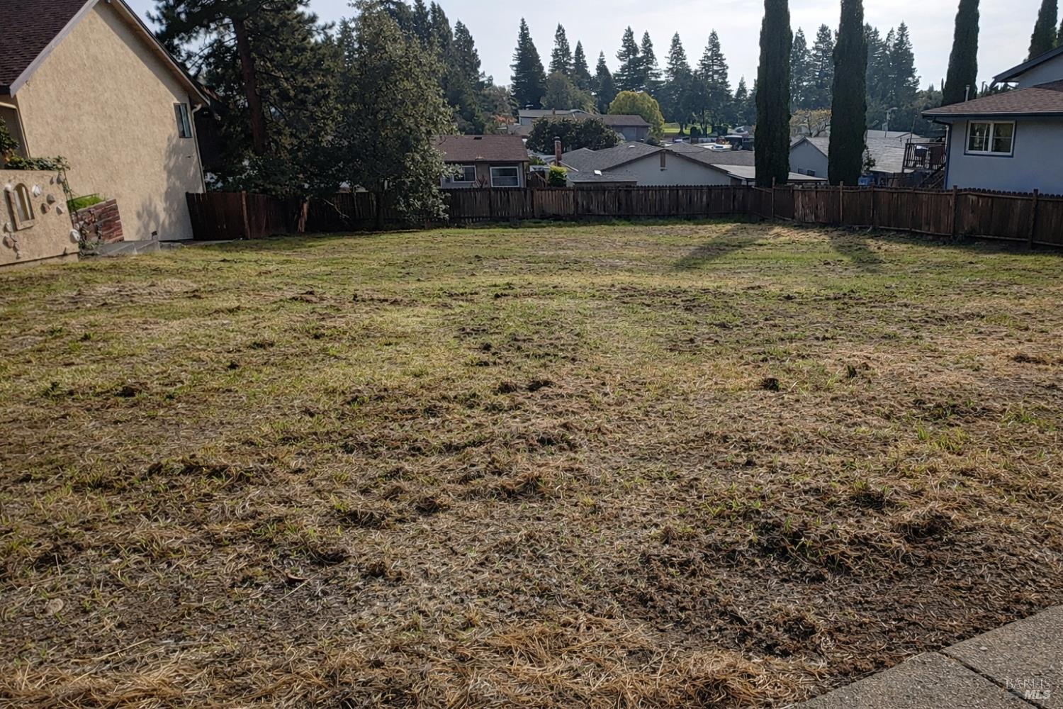 445 Lakehurst Court Fairfield, CA 94533 - Photo 12 of 40 a backyard of a house