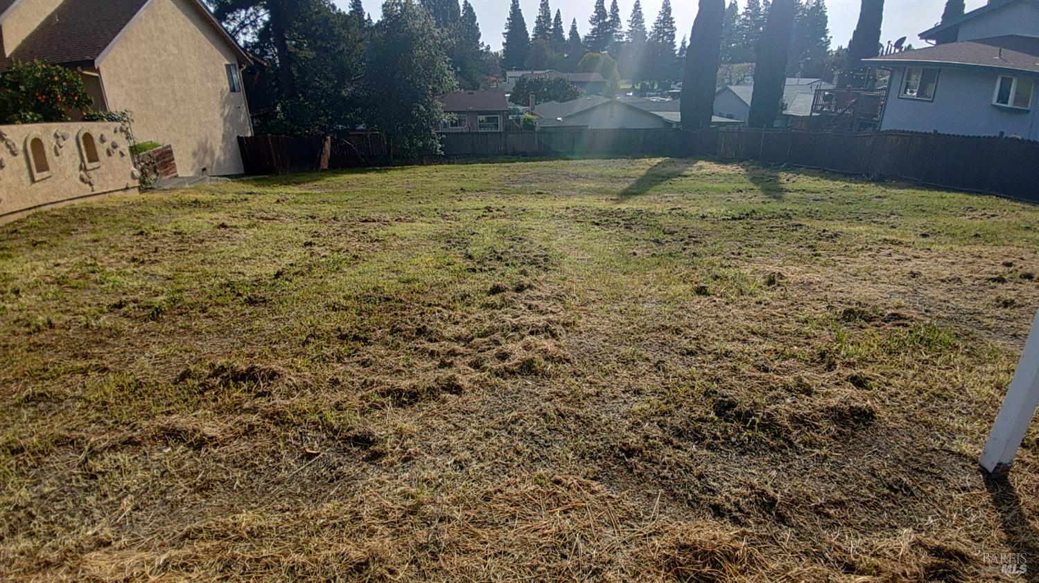 445 Lakehurst Court Fairfield, CA 94533 - Photo 13 of 40 a view of a backyard of the house