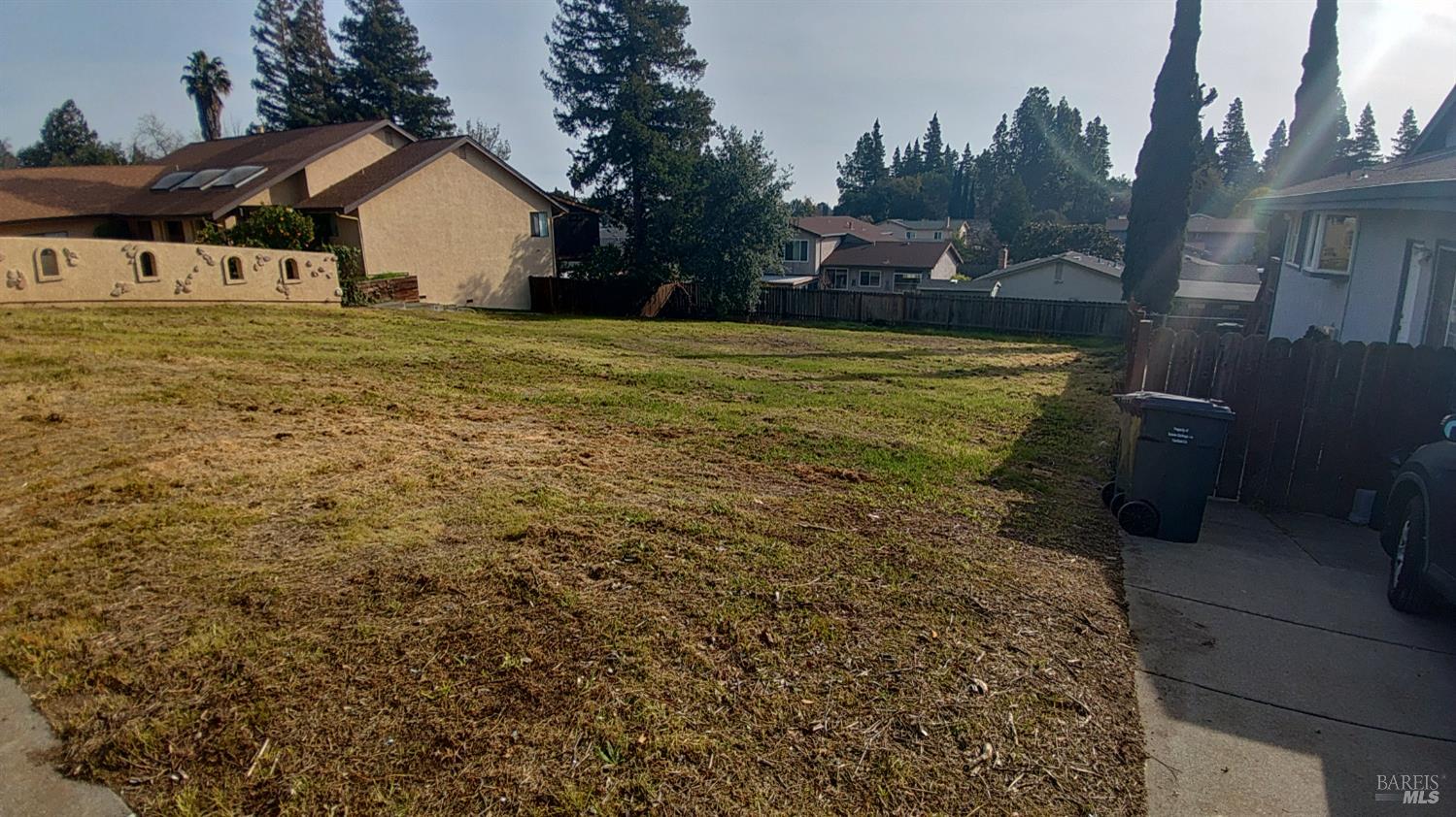 445 Lakehurst Court Fairfield, CA 94533 - Photo 14 of 40 a view of a house with a yard
