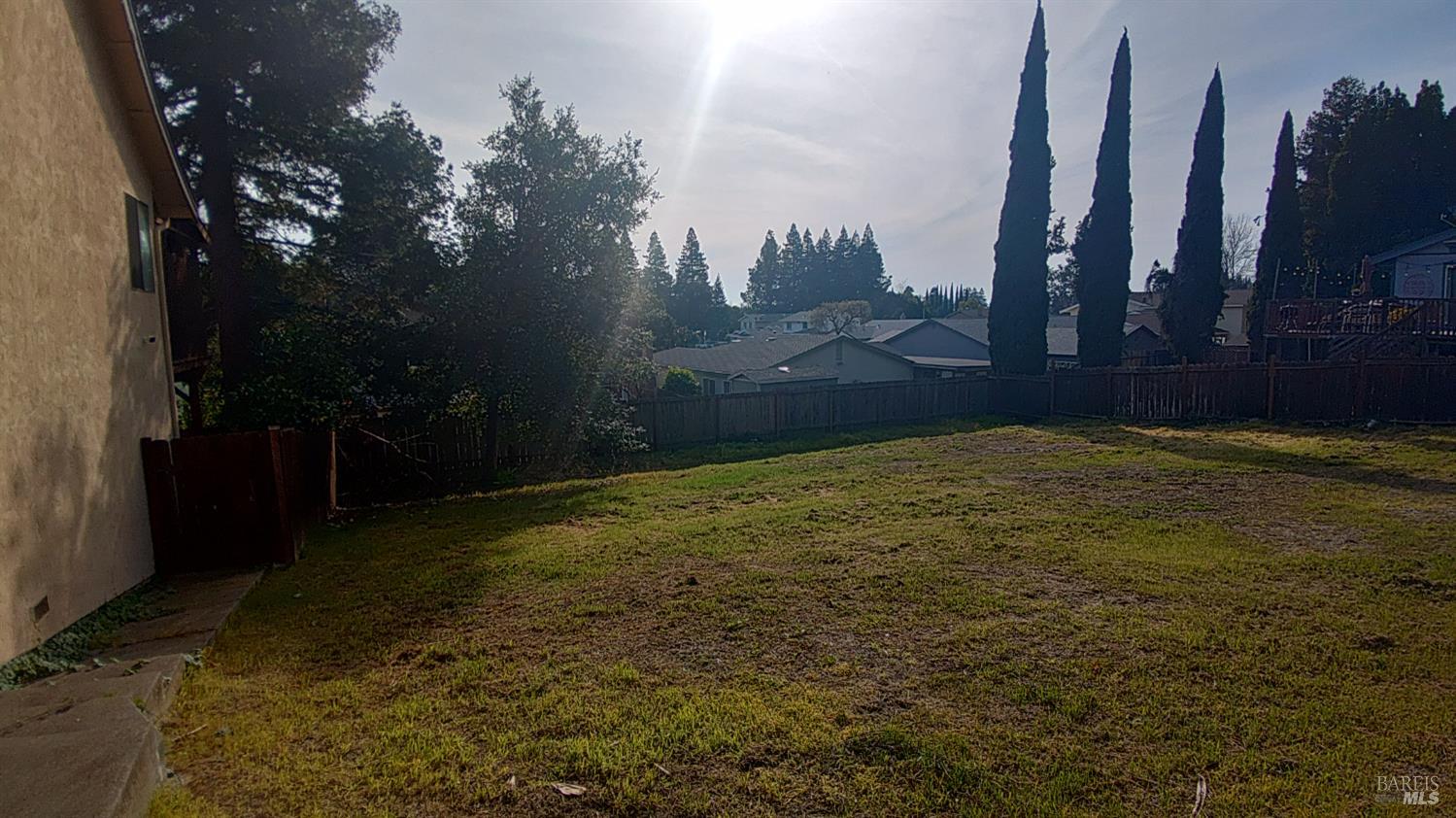 445 Lakehurst Court Fairfield, CA 94533 - Photo 29 of 40 a view of a backyard of the house