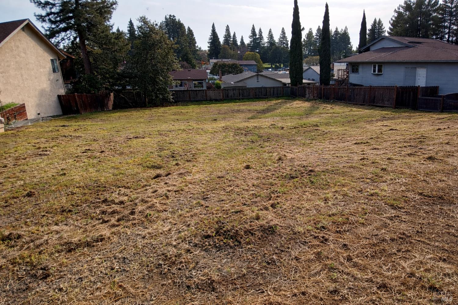 445 Lakehurst Court Fairfield, CA 94533 - Photo 9 of 40 a view of a house with a yard