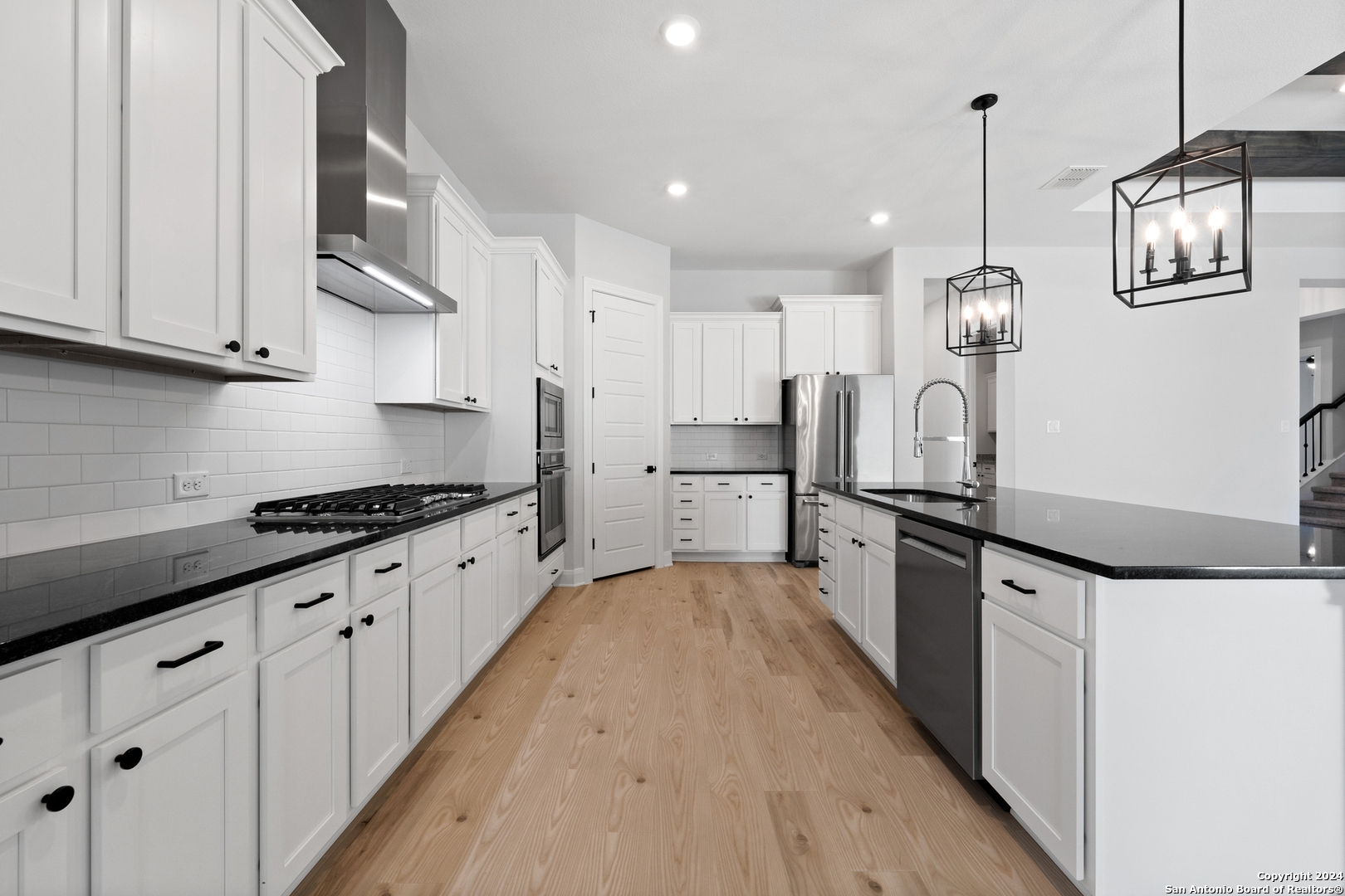 243 Wisteria View Castroville, TX 78009 - Photo 14 of 32