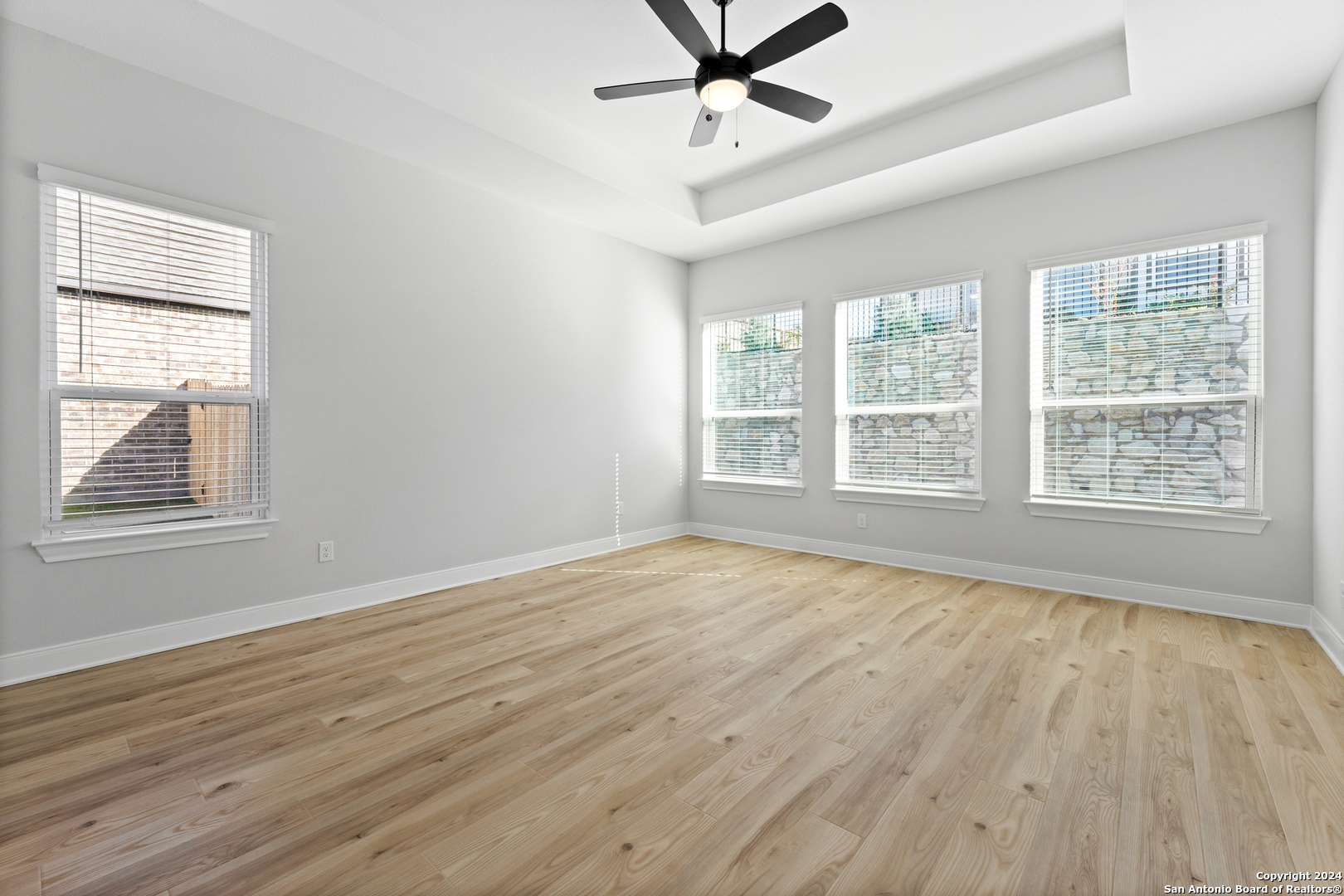 243 Wisteria View Castroville, TX 78009 - Photo 17 of 32