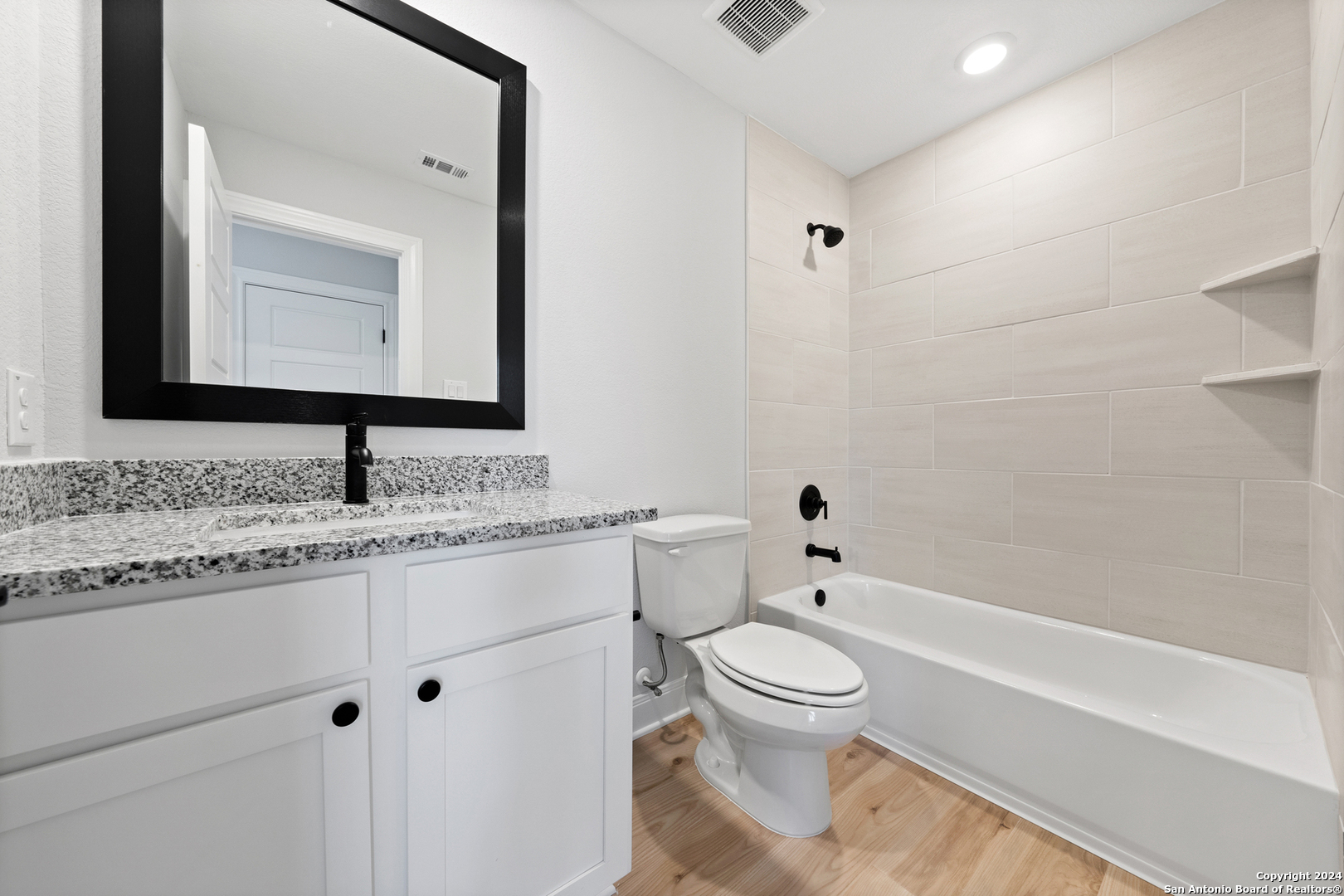 243 Wisteria View Castroville, TX 78009 - Photo 29 of 32