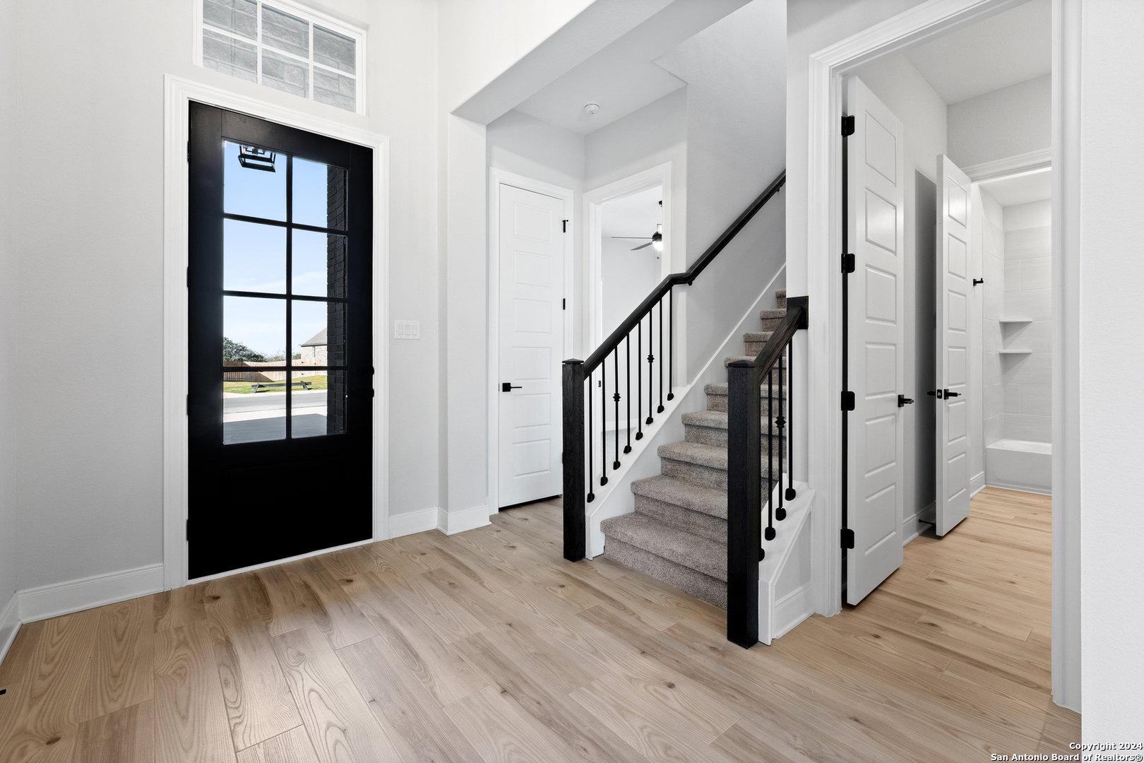 243 Wisteria View Castroville, TX 78009 - Photo 6 of 32