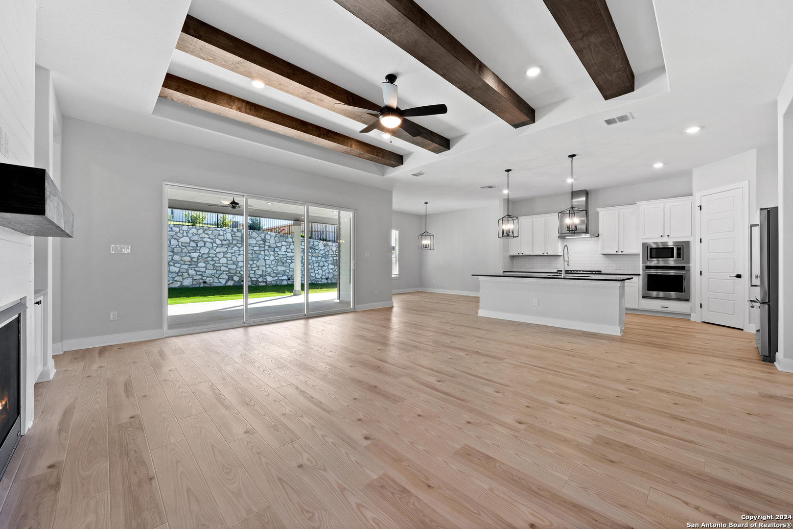 243 Wisteria View Castroville, TX 78009 - Photo 7 of 32