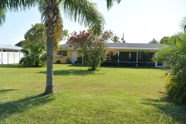 $3,500 | 9 West Point Drive, Cocoa Beach, FL 32931