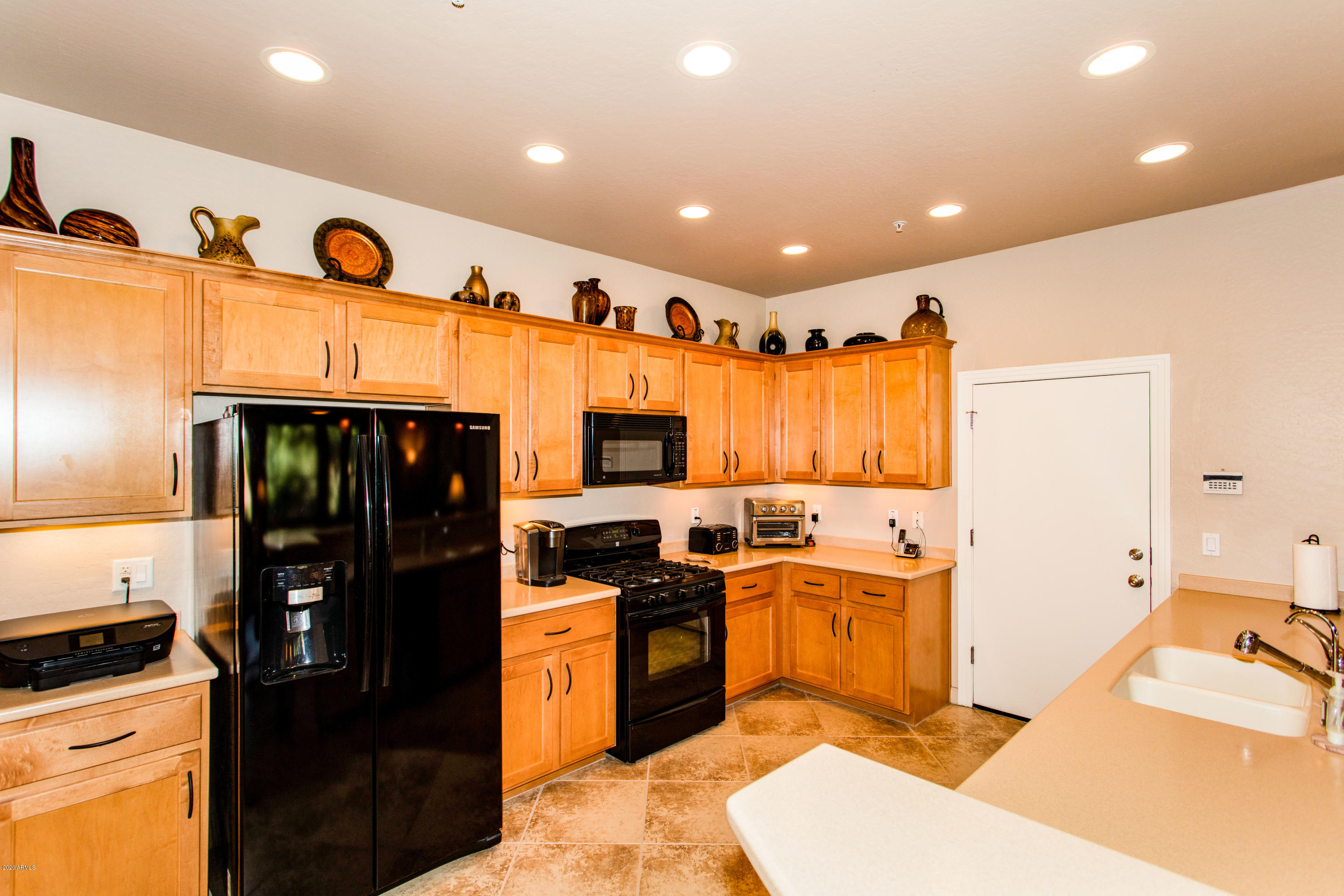 4777 South Fulton Ranch Boulevard, Unit 1017 Chandler, AZ 85248 - Photo 7 of 32 06 Kitchen