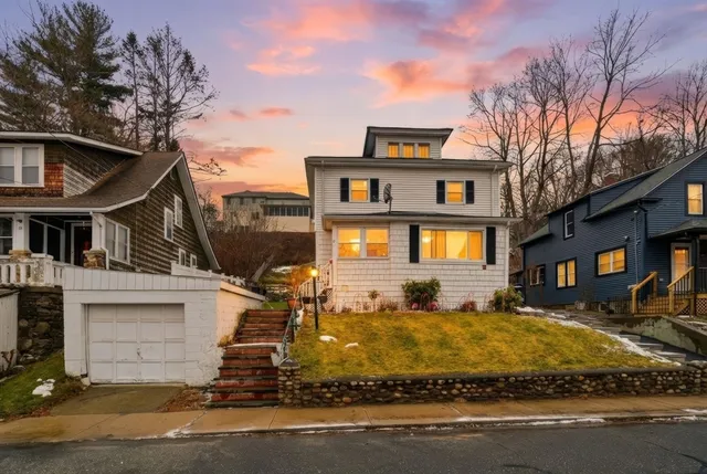 $319,999 | 21 Francis Avenue, Holyoke, MA 01040