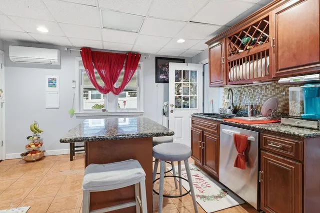 $319,999 | 21 Francis Avenue, Holyoke, MA 01040