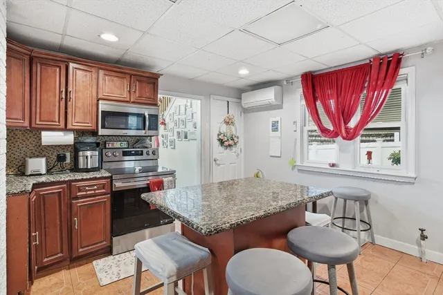 $319,999 | 21 Francis Avenue, Holyoke, MA 01040