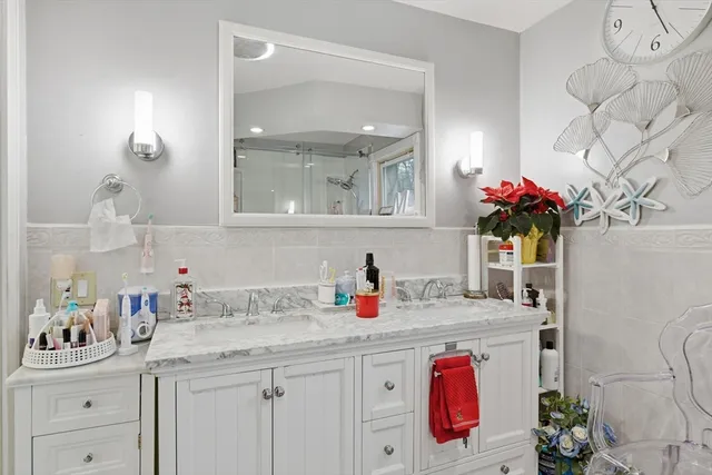 $319,999 | 21 Francis Avenue, Holyoke, MA 01040