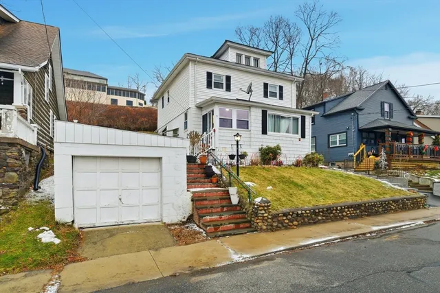 $319,999 | 21 Francis Avenue, Holyoke, MA 01040