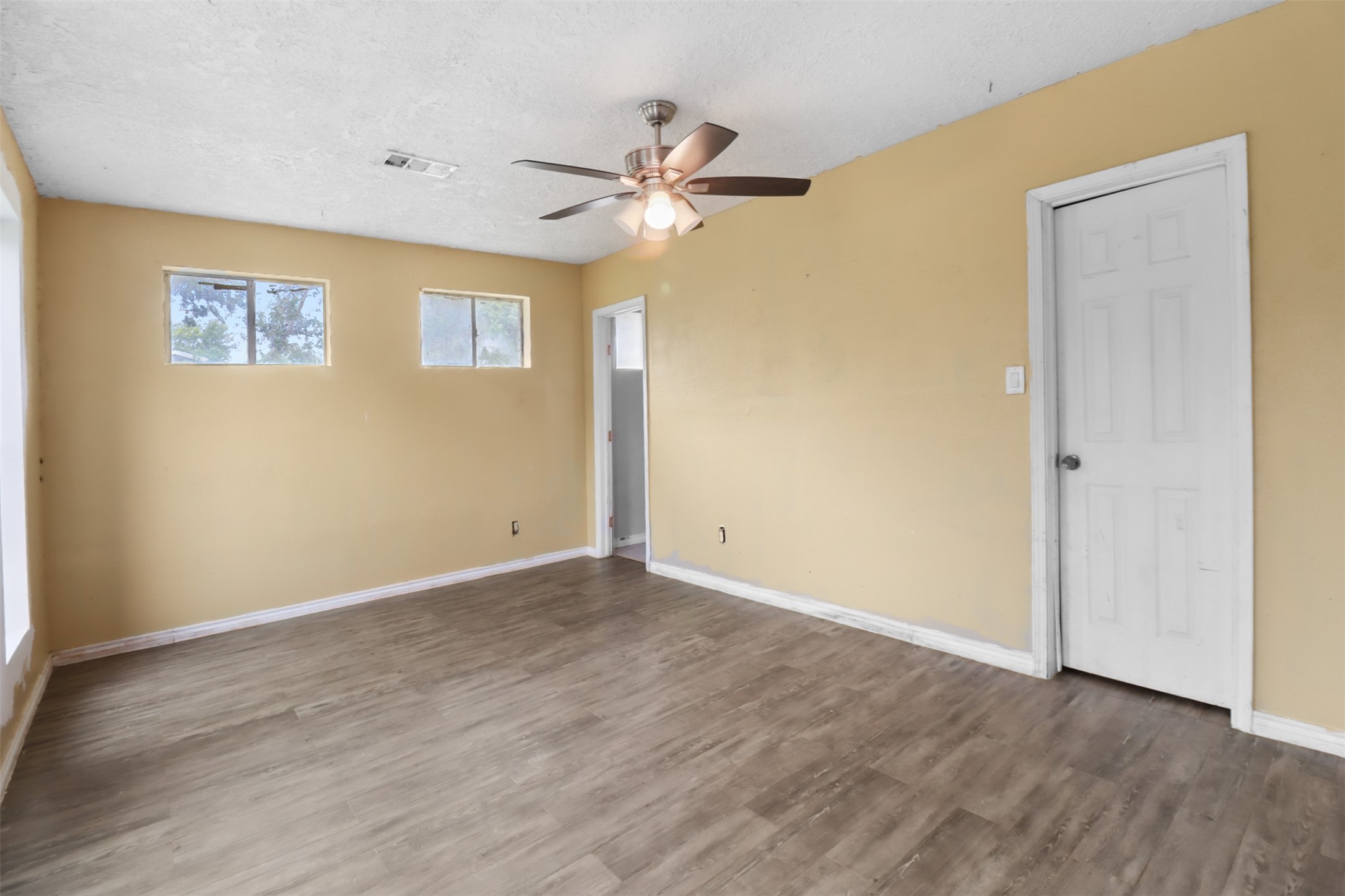 4717 17th Street Bacliff, TX 77518 - Photo 7 of 14