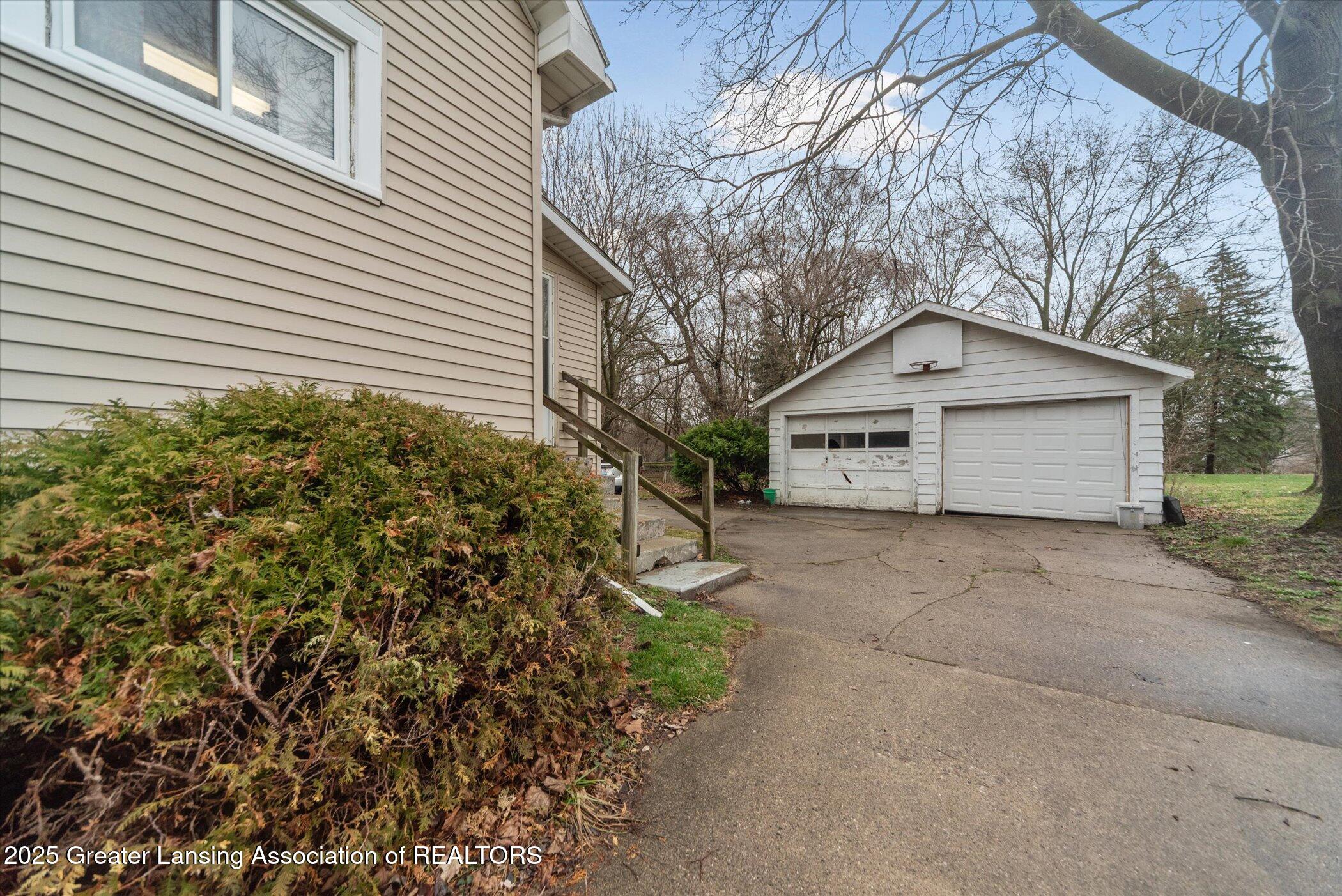 6339 Rosedale Road Lansing, MI 48911 - Photo 28 of 30 30-6339-Rosedale-Rd-Lansing-MI-48911-Win