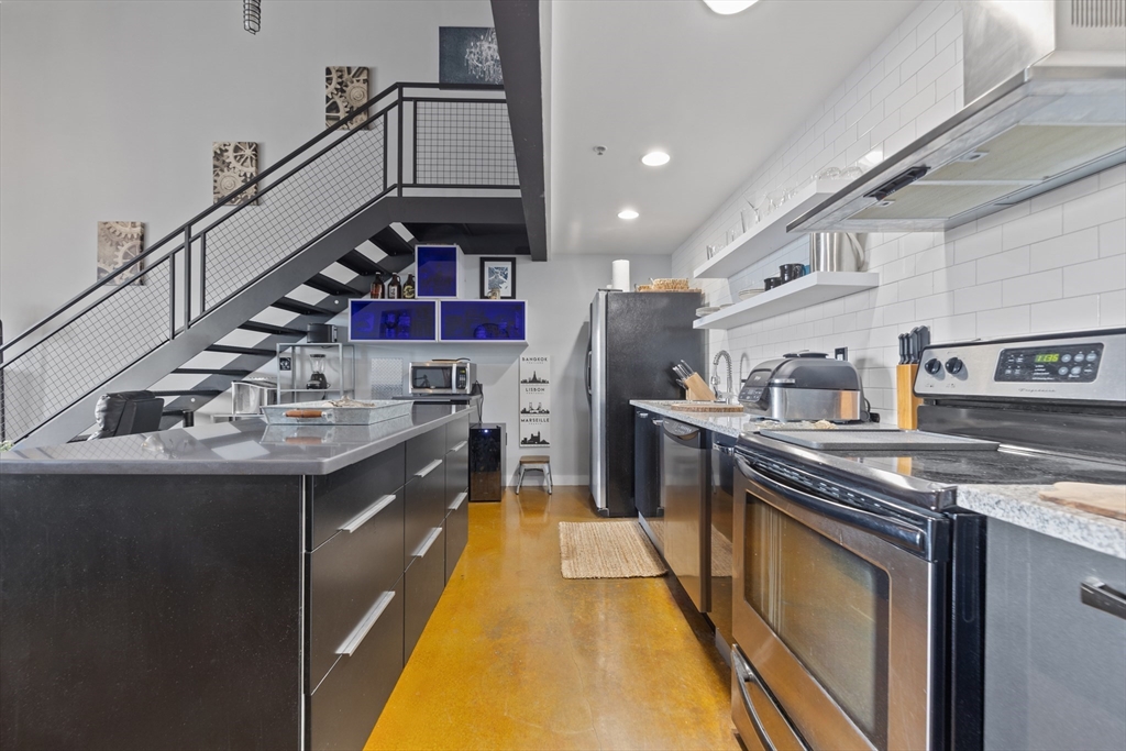 950 Broadway, Unit 27 Chelsea, MA 02150 - Photo 7 of 23