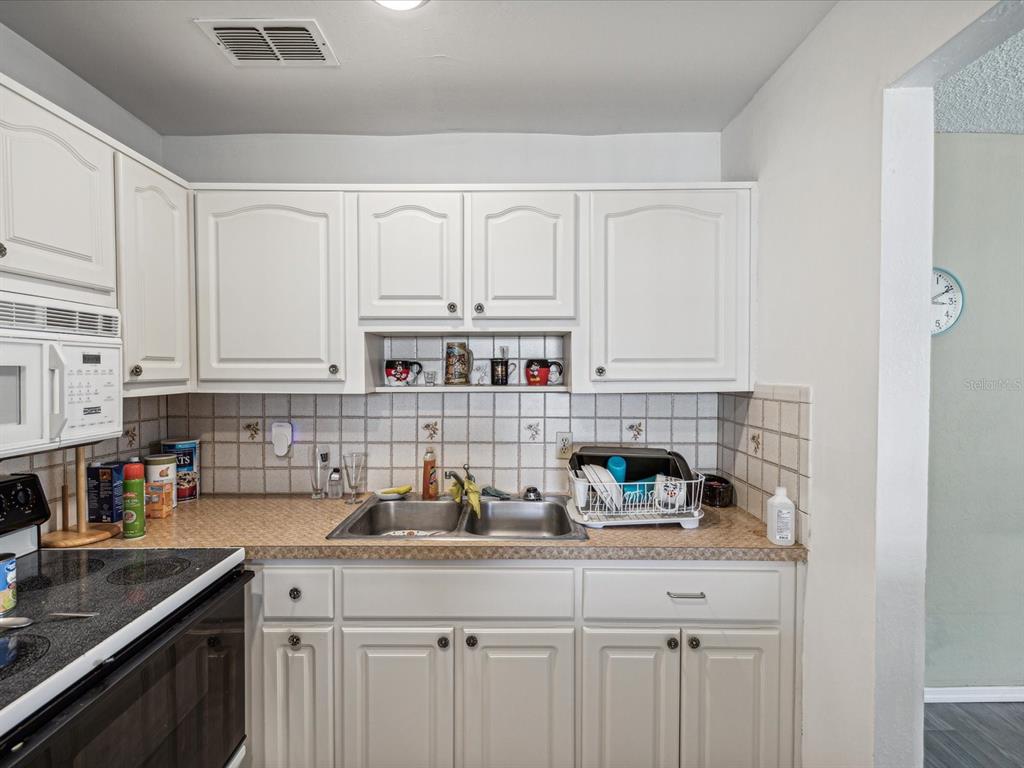 11935 Bayonet Lane New Port Richey, FL 34654 - Photo 14 of 27