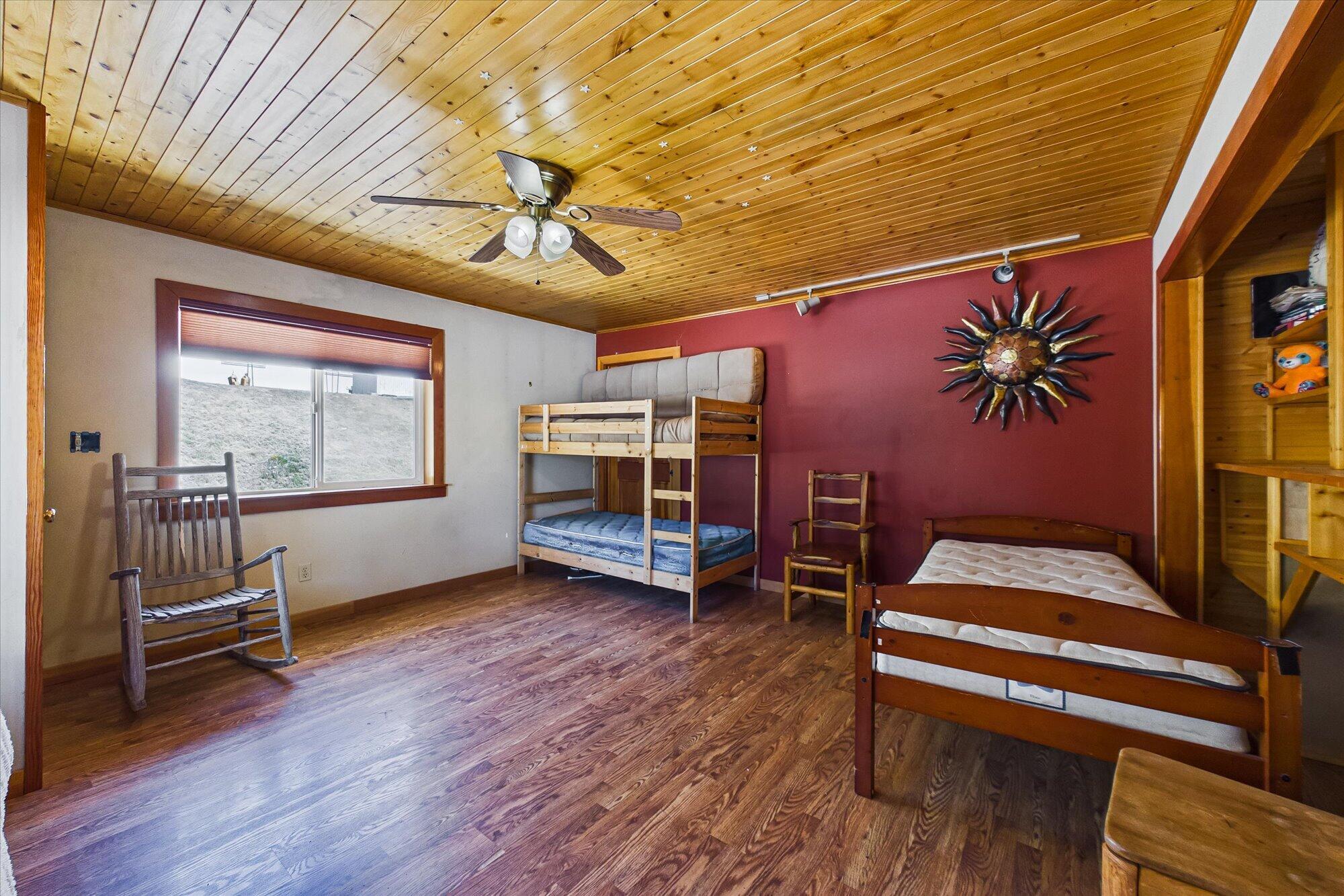 101 Gasline Road Bridgeville, CA 95526 - Photo 11 of 51