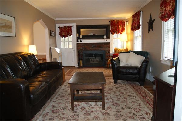 11 Barbara Road Waltham, MA 02453 - Photo 10 of 19 Gallery Image 10