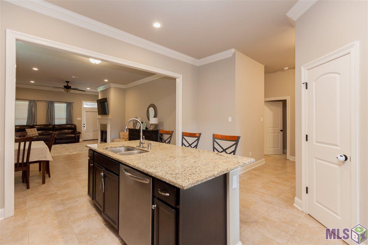 9208 Falling Oak Drive Baton Rouge, LA 70817 - Photo 3 of 17 Gallery Image 3