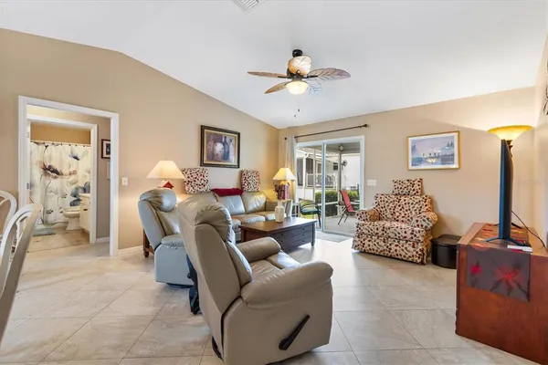 $2,200 | 470 Oboe Way, The Villages, FL 32162