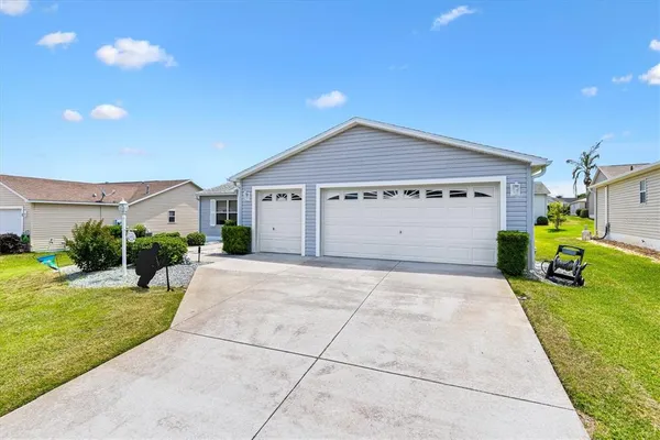 $2,200 | 470 Oboe Way, The Villages, FL 32162