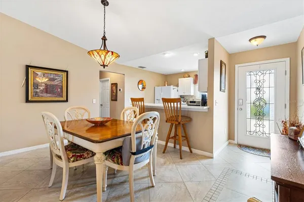 $2,200 | 470 Oboe Way, The Villages, FL 32162
