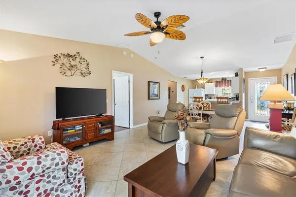 $2,200 | 470 Oboe Way, The Villages, FL 32162