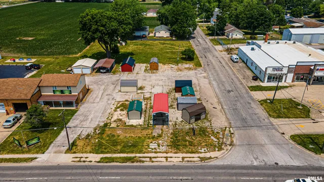 $130,000 | 912 Woodlawn Road, Lincoln, IL 62656