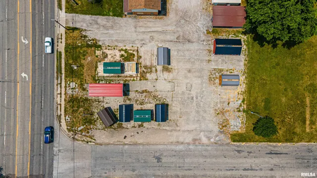 $130,000 | 912 Woodlawn Road, Lincoln, IL 62656